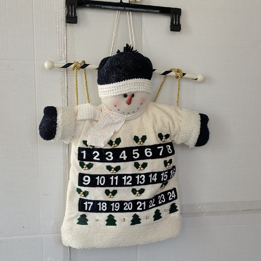 Festive Snowman Advent Calendar - Cream Navy W/ Ornaments